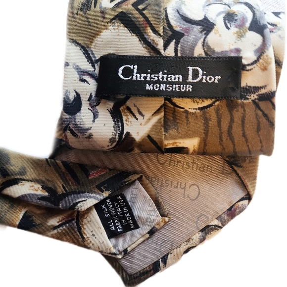 Set of 4 stylish Dior ties. - Picture 8 of 10